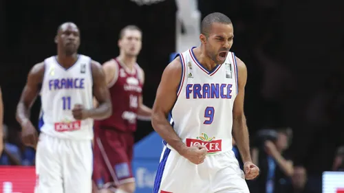 Basket : Tony Parker honoré par l'Équipe de France, son numéro 9...