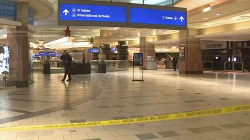 Noël à Phoenix : Une fusillade à l'aéroport 