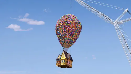 Vous pouvez réserver la maison volante de Là-Haut sur Airbnb !