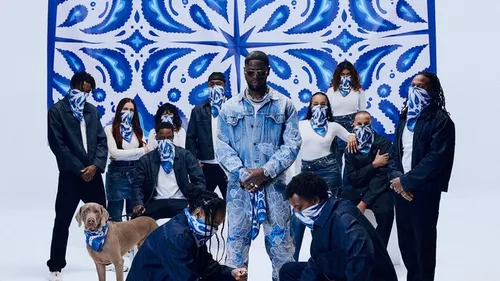 AURA x G-WAVE : Franglish séduit avec son nouvel hymne aux fans