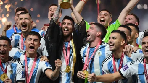 Une supportrice de l'Argentine s'est exhibée seins à l'air au...