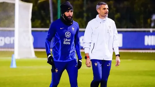 Karim Benzema : son coach tacle le staff des Bleus 