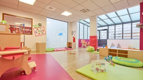 Enquête sur un cas troublant d'agression sexuelle sur un bébé à la...