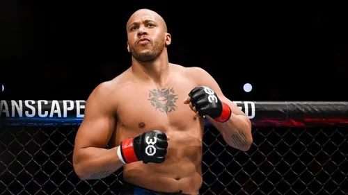 UFC : Ciryl Gane sans adversaire, son combat à Paris compromis !