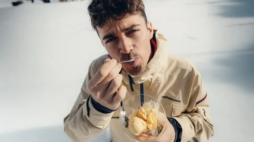 Le pilote de F1 Charles Leclerc lance sa marque de crèmes glacées...