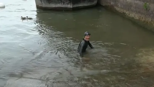 JO 2024 : La Ministre des Sports fait des vagues en se jetant dans...