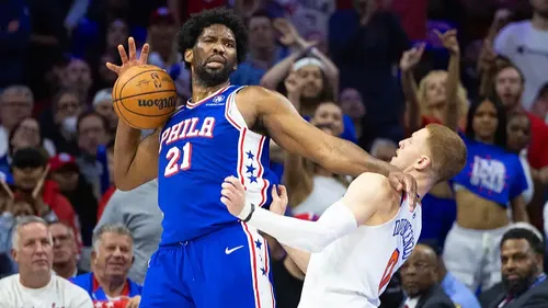 Pourquoi Joel Embiid s'est-il retrouvé avec le visage paralysé en...