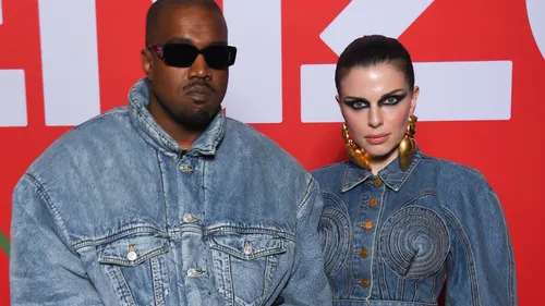 Julia Fox balance des dossiers sur son ex Kanye West !