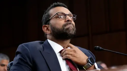 Kash Patel, le patron controversé du FBI choisi par Trump, appelle...