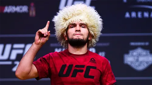 Khabib Nurmagomedov confirme son absence à l'UFC 300 et met fin aux...