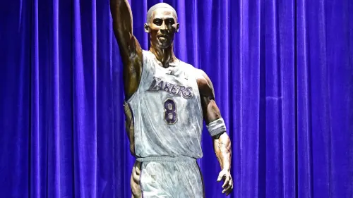 Hommage en bronze pour Kobe Bryant : une statue aux paroles...