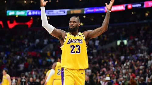 LeBron James franchit la barre des 40 000 points en NBA