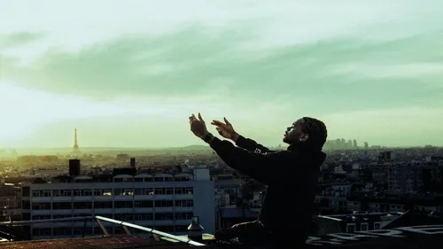 Nono La Grinta enflamme Paris avec son clip