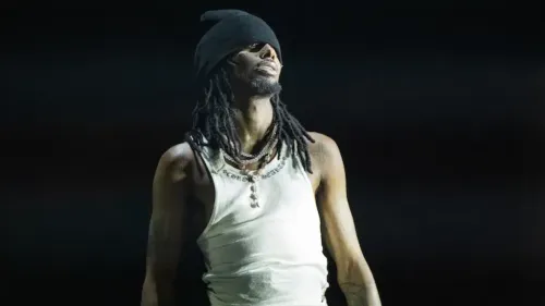 Playboi Carti dévoile sa tenue pour le Met Gala malgré son...