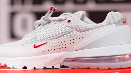 La nouvelle Nike Air Max Pulse : la chaussure qui deviendra un...