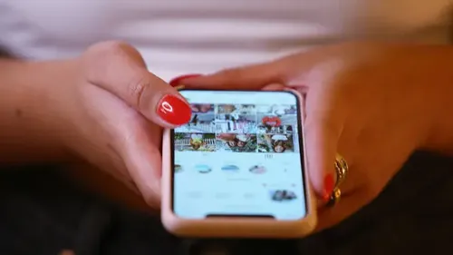 Cette nouvelle IA est capable de retrouver toutes vos photos en...