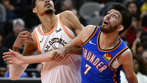 Victor Wembanyama vs Chet Holmgren : Un duel de géants en NBA