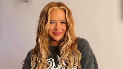 Victoria Mehault révèle son salaire astronomique ! (vidéo)