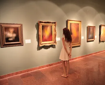 EXPOSITION DERRIÈRE LA PORTE A BAYEUX