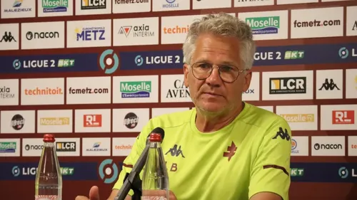 Football : László Bölöni et son staff prolongent l’aventure avec le...