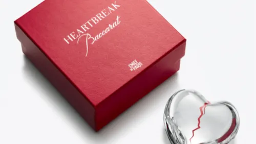 Netflix : Baccarat sort un « cœur brisé » inspiré d’Emily in Paris