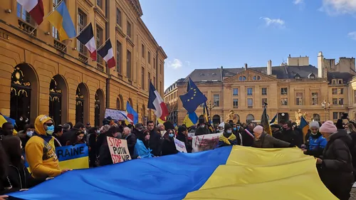 Metz : plusieurs centaines de personnes réunies pour dire "non à la...