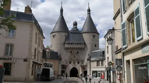 Chassez les détails de l’architecture nancéienne !