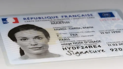 Pourquoi le format de la carte d’identité change-t-il en 2021 ?