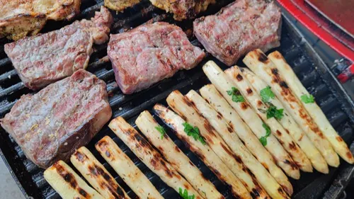 Asperges blanches grillées au barbecue