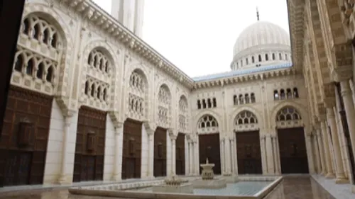 Des tags au feutre dégradent une mosquée