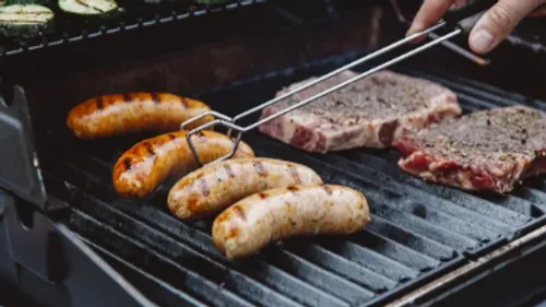 Barbecue et sécurité alimentaire : les bons réflexes pour éviter...