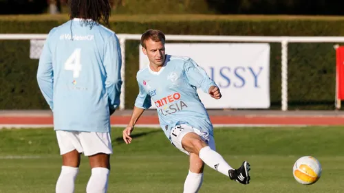 Match de gala avec le Variétés Club de France au profit des pièces...