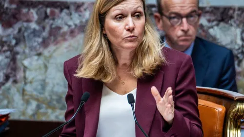 Émeutes en Nouvelle-Calédonie : Yaël Braun-Pivet demande un délai...