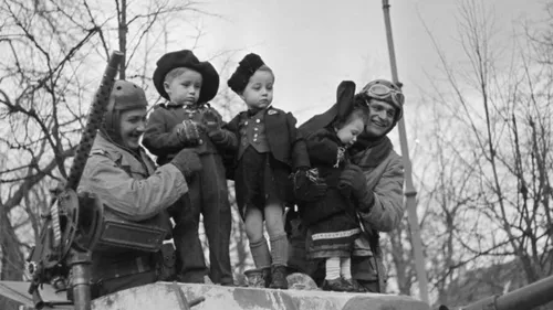 Une initiative pour rassembler des artefacts de la période de la...