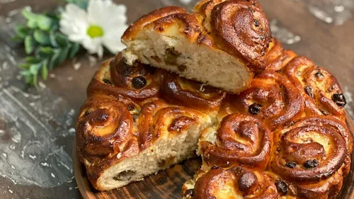 Brioche roulée aux raisins secs