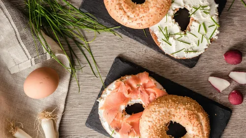 Bagels au saumon fumé et sauce ranch maison