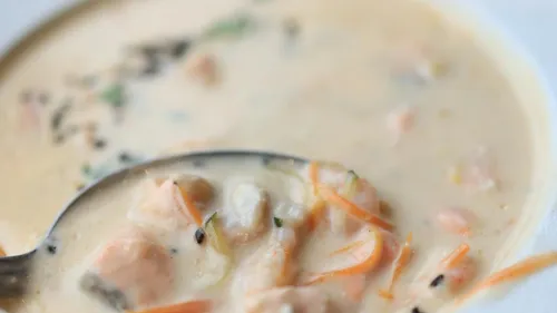 Fiskesuppe (Soupe de poisson crémeuse à la norvégienne)