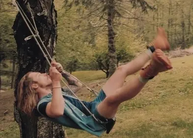 Julien Doré s'éclate en rendant « la Javanaise » méconnaissable