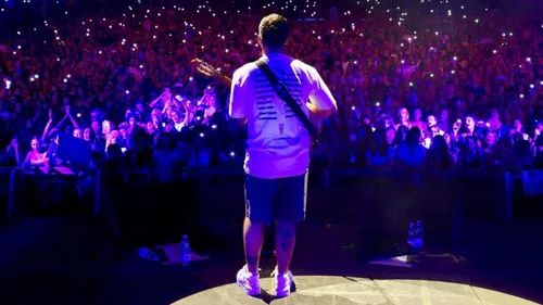 Kendji Girac renaît grâce à sa famille... et à la scène