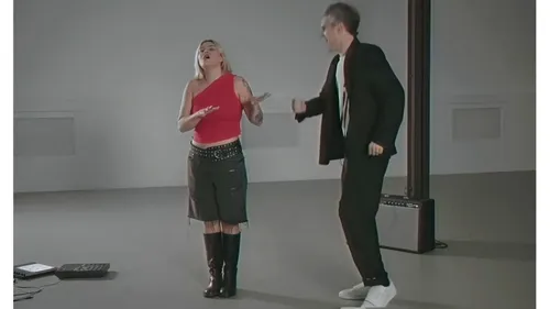 Louane pose sa voix pour les 20 ans de ce tube des années 2000 !
