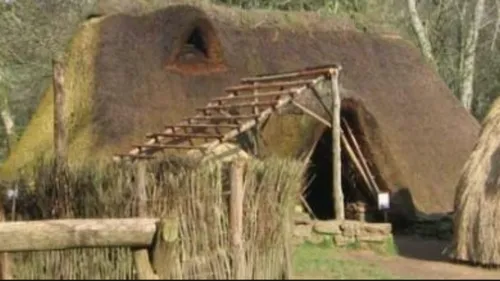 Melrand: à la découverte du Moyen-Age au village de l'An Mil