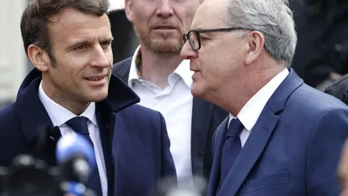 Spézet: le candidat Macron en campagne... à la campagne!