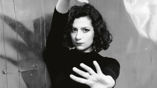 Eva Hélia, artiste morlaisienne, sort son nouvel EP "Douleur Douceur"