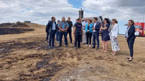 Incendie dans les Monts d'Arrée : Loïg Chesnais-Girard s'est rendu...