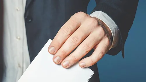 Elections régionales: Loïg Chesnais-Girard conserve la région, mais...