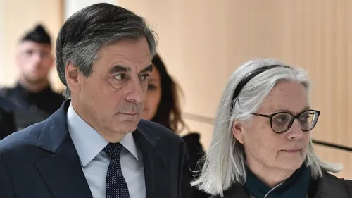 François Fillon, son épouse, et Marc Joulaud jugés en appel à...