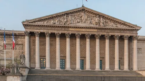 Législatives 2024 : si personne n’a de majorité absolue, que se...