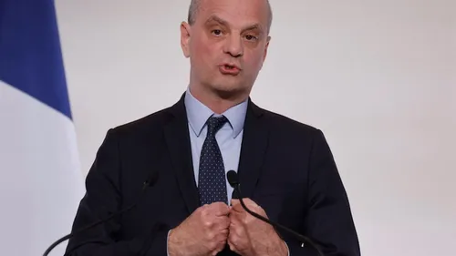 Masques, autotest : le gouvernement assouplit le protocole...