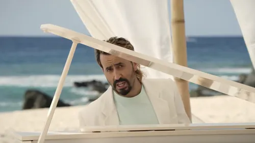 Jonathan Cohen devient François Sentinelle et sort une chanson...