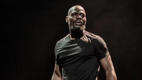 Kery James se lance dans un slam improvisé pour les étudiants en...